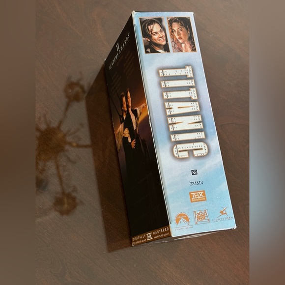 TITANIC VHS 1998 2-Tape Set - Picture 4 of 6